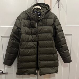 Lands' End Men’s Olive Puffer Coat, size XL